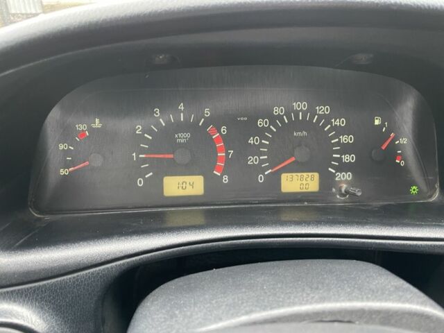 Серый Шевроле Нива, объемом двигателя 1.7 л и пробегом 137 тыс. км за 5500 $, фото 6 на Automoto.ua