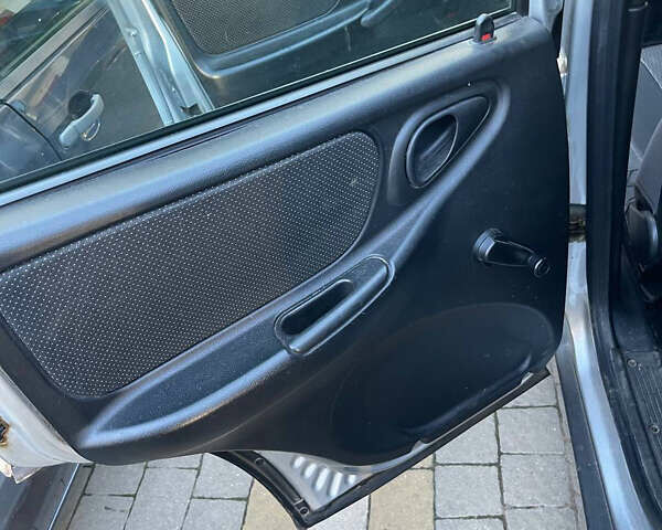 Серый Шевроле Нива, объемом двигателя 0 л и пробегом 59 тыс. км за 6500 $, фото 4 на Automoto.ua