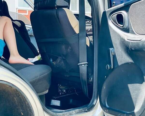 Сірий Шевроле Нива, об'ємом двигуна 1.7 л та пробігом 206 тис. км за 5500 $, фото 11 на Automoto.ua