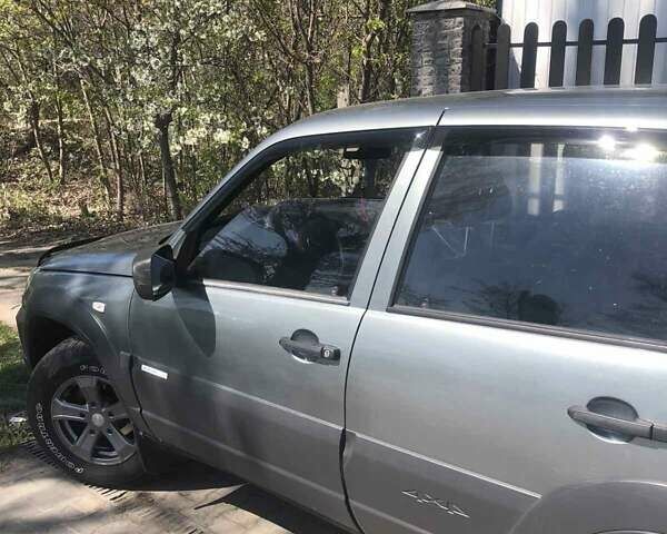 Серый Шевроле Нива, объемом двигателя 1.7 л и пробегом 74 тыс. км за 5500 $, фото 10 на Automoto.ua