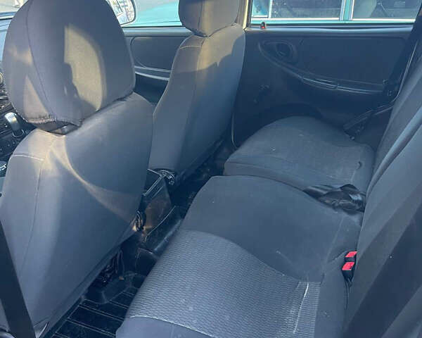 Серый Шевроле Нива, объемом двигателя 0 л и пробегом 59 тыс. км за 6500 $, фото 2 на Automoto.ua