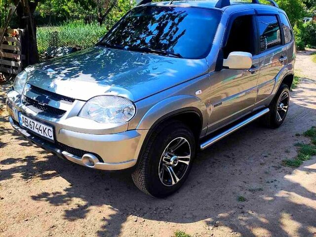 Сірий Шевроле Нива, об'ємом двигуна 1.7 л та пробігом 80 тис. км за 5800 $, фото 3 на Automoto.ua