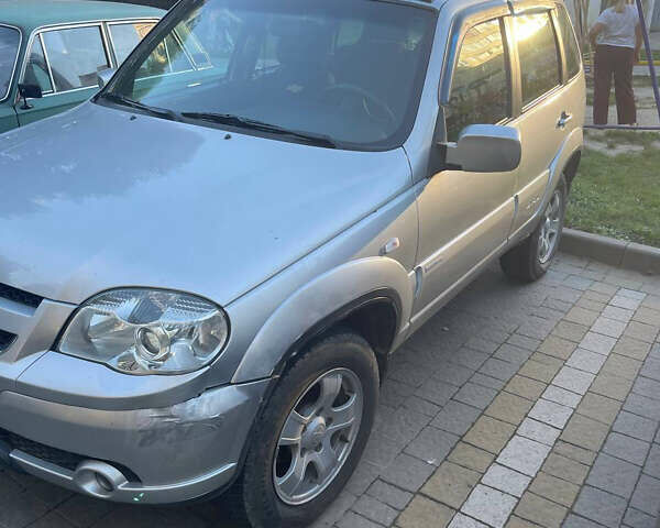 Серый Шевроле Нива, объемом двигателя 0 л и пробегом 59 тыс. км за 6500 $, фото 8 на Automoto.ua