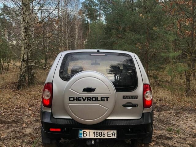 Сірий Шевроле Нива, об'ємом двигуна 1.7 л та пробігом 272 тис. км за 5000 $, фото 20 на Automoto.ua