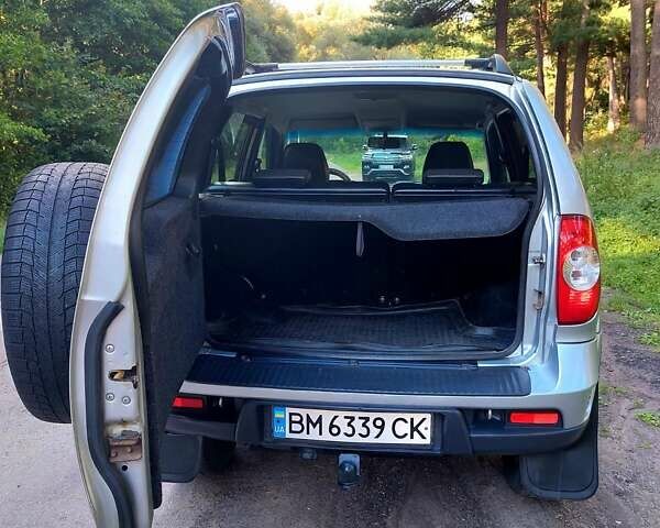 Серый Шевроле Нива, объемом двигателя 1.69 л и пробегом 130 тыс. км за 5300 $, фото 40 на Automoto.ua