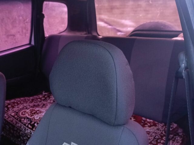 Серый Шевроле Нива, объемом двигателя 1.7 л и пробегом 500 тыс. км за 3500 $, фото 11 на Automoto.ua