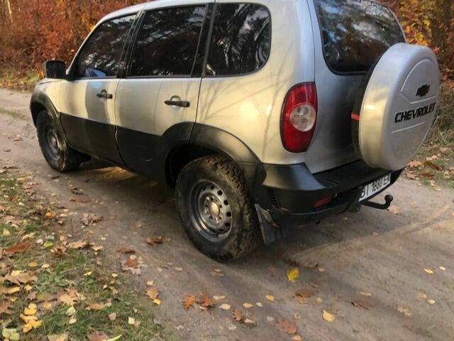 Сірий Шевроле Нива, об'ємом двигуна 1.7 л та пробігом 272 тис. км за 5000 $, фото 6 на Automoto.ua