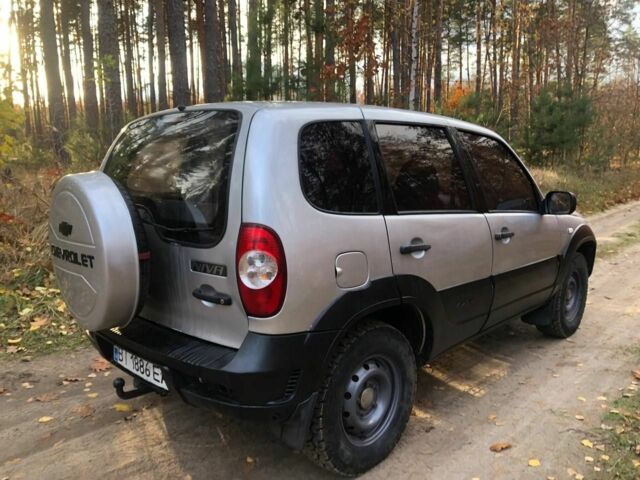Сірий Шевроле Нива, об'ємом двигуна 1.7 л та пробігом 272 тис. км за 5000 $, фото 5 на Automoto.ua