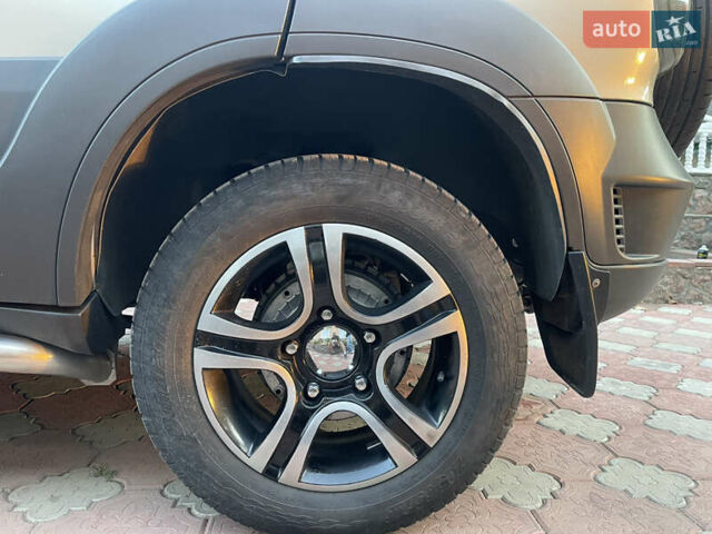 Серый Шевроле Нива, объемом двигателя 1.69 л и пробегом 125 тыс. км за 7500 $, фото 33 на Automoto.ua