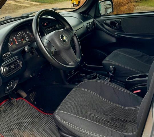 Шевроле Нива 2015 у Богодухове на Automoto.ua Сірий Шевроле Нива, об'ємом двигуна 1.7 л та пробігом 0 тис. км за 6000 $, фото 4 на Automoto.ua