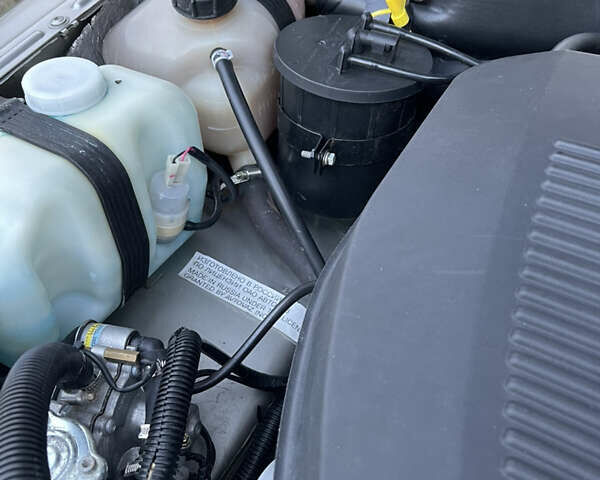 Серый Шевроле Нива, объемом двигателя 1.69 л и пробегом 125 тыс. км за 7500 $, фото 39 на Automoto.ua