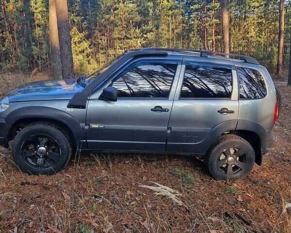 Сірий Шевроле Нива, об'ємом двигуна 1.69 л та пробігом 108 тис. км за 7800 $, фото 3 на Automoto.ua