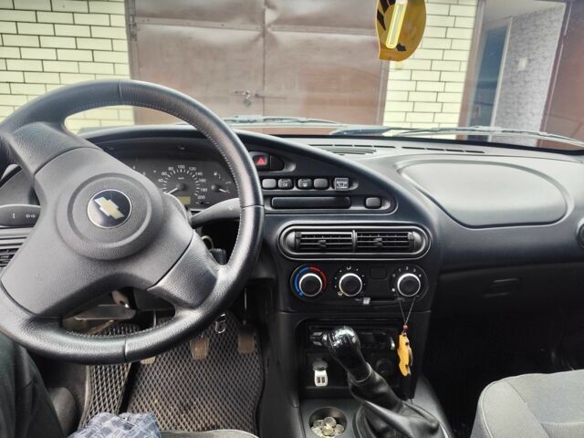 Сірий Шевроле Нива, об'ємом двигуна 1.7 л та пробігом 150 тис. км за 5900 $, фото 2 на Automoto.ua