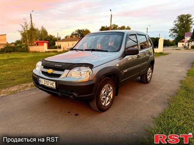 Серый Шевроле Нива, объемом двигателя 1.7 л и пробегом 92 тыс. км за 5850 $, фото 1 на Automoto.ua