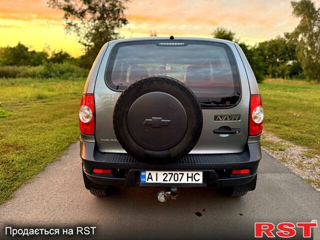 Серый Шевроле Нива, объемом двигателя 1.7 л и пробегом 92 тыс. км за 5850 $, фото 3 на Automoto.ua