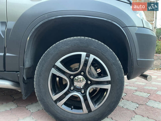 Серый Шевроле Нива, объемом двигателя 1.69 л и пробегом 125 тыс. км за 8500 $, фото 31 на Automoto.ua