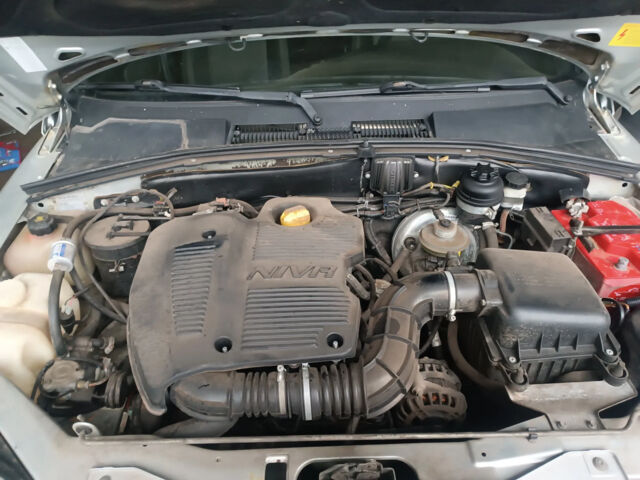 Серый Шевроле Нива, объемом двигателя 1.7 л и пробегом 110 тыс. км за 7000 $, фото 3 на Automoto.ua