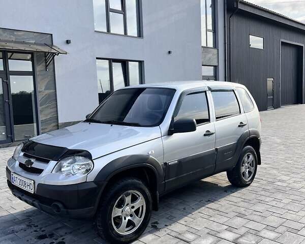 Сірий Шевроле Нива, об'ємом двигуна 1.69 л та пробігом 167 тис. км за 6900 $, фото 6 на Automoto.ua