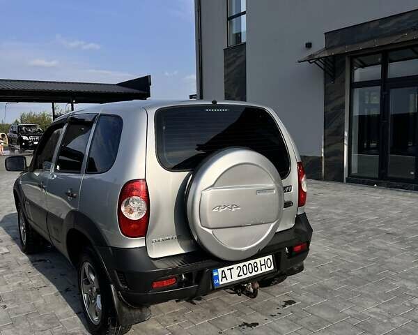 Сірий Шевроле Нива, об'ємом двигуна 1.69 л та пробігом 167 тис. км за 6900 $, фото 8 на Automoto.ua