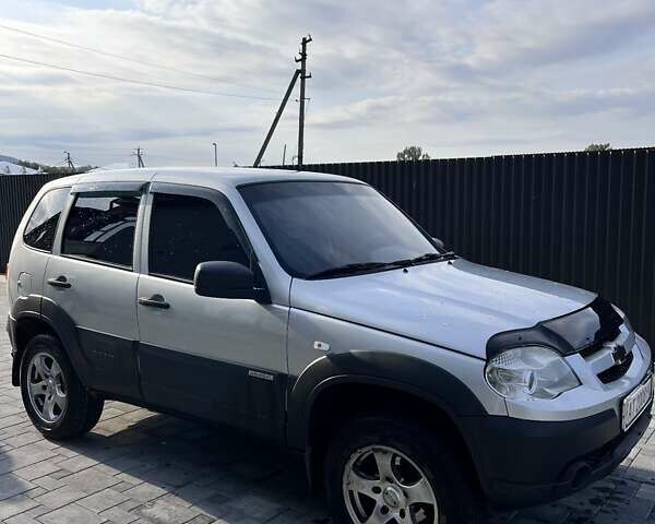 Сірий Шевроле Нива, об'ємом двигуна 1.69 л та пробігом 167 тис. км за 6900 $, фото 4 на Automoto.ua