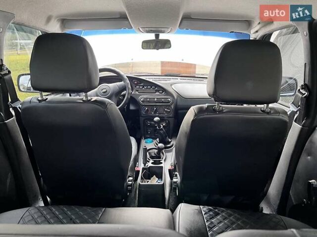 Сірий Шевроле Нива, об'ємом двигуна 1.69 л та пробігом 167 тис. км за 6900 $, фото 17 на Automoto.ua