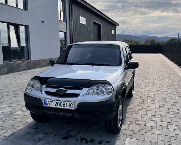 Сірий Шевроле Нива, об'ємом двигуна 1.69 л та пробігом 167 тис. км за 6900 $, фото 9 на Automoto.ua