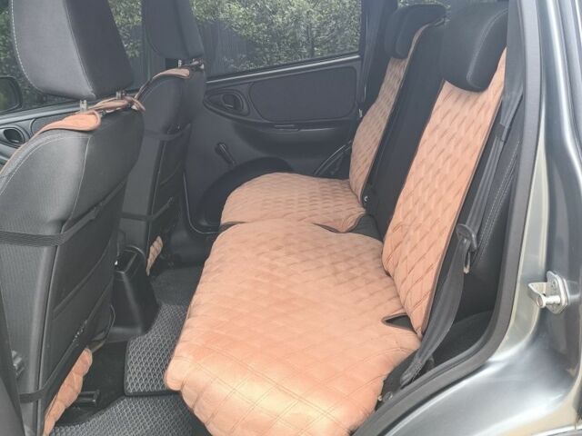 Серый Шевроле Нива, объемом двигателя 1.7 л и пробегом 86 тыс. км за 7800 $, фото 12 на Automoto.ua