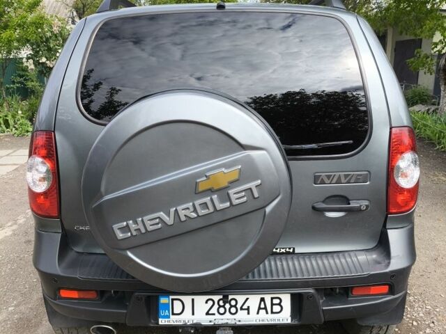 Серый Шевроле Нива, объемом двигателя 1.7 л и пробегом 86 тыс. км за 7800 $, фото 5 на Automoto.ua