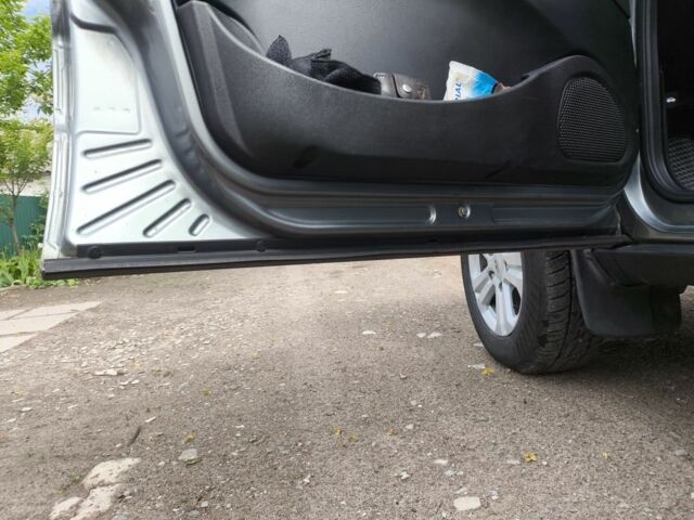 Серый Шевроле Нива, объемом двигателя 1.7 л и пробегом 86 тыс. км за 7800 $, фото 10 на Automoto.ua