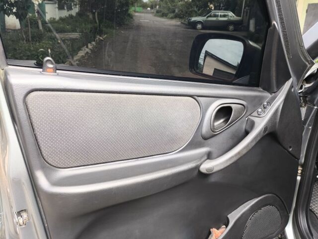 Серый Шевроле Нива, объемом двигателя 1.7 л и пробегом 86 тыс. км за 7800 $, фото 11 на Automoto.ua