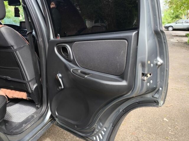 Серый Шевроле Нива, объемом двигателя 1.7 л и пробегом 86 тыс. км за 7800 $, фото 17 на Automoto.ua