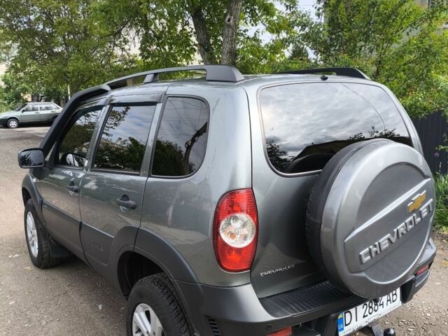 Серый Шевроле Нива, объемом двигателя 1.7 л и пробегом 86 тыс. км за 7800 $, фото 6 на Automoto.ua