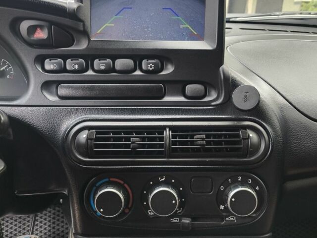 Серый Шевроле Нива, объемом двигателя 1.7 л и пробегом 86 тыс. км за 7800 $, фото 21 на Automoto.ua