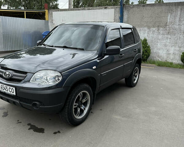 Сірий Шевроле Нива, об'ємом двигуна 1.69 л та пробігом 47 тис. км за 8700 $, фото 1 на Automoto.ua