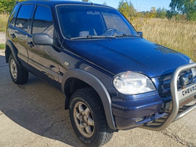 Синий Шевроле Нива, объемом двигателя 1.7 л и пробегом 3 тыс. км за 3800 $, фото 6 на Automoto.ua