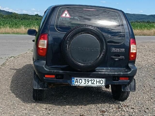 Синий Шевроле Нива, объемом двигателя 1.7 л и пробегом 95 тыс. км за 3500 $, фото 1 на Automoto.ua