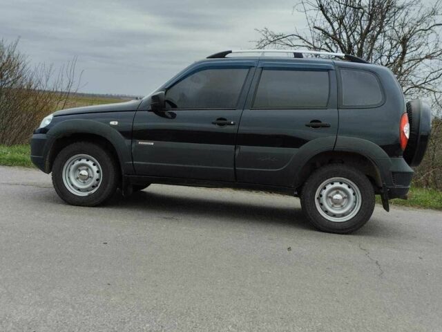 Синий Шевроле Нива, объемом двигателя 1.7 л и пробегом 187 тыс. км за 7300 $, фото 1 на Automoto.ua