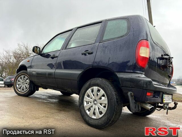 Синий Шевроле Нива, объемом двигателя 1.7 л и пробегом 170 тыс. км за 2450 $, фото 11 на Automoto.ua