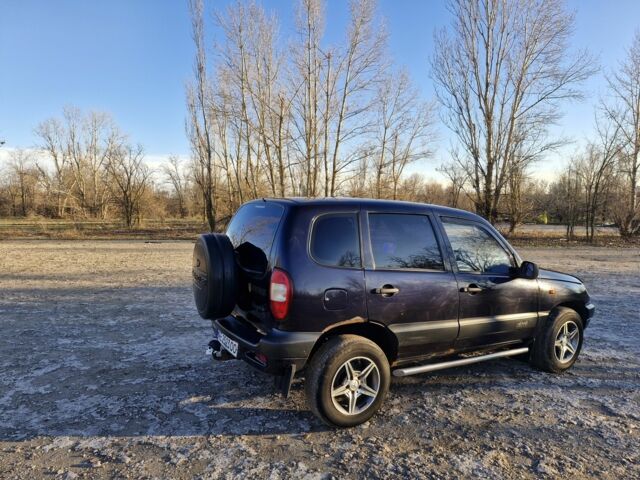 Синій Шевроле Нива, об'ємом двигуна 1.7 л та пробігом 145 тис. км за 3500 $, фото 8 на Automoto.ua