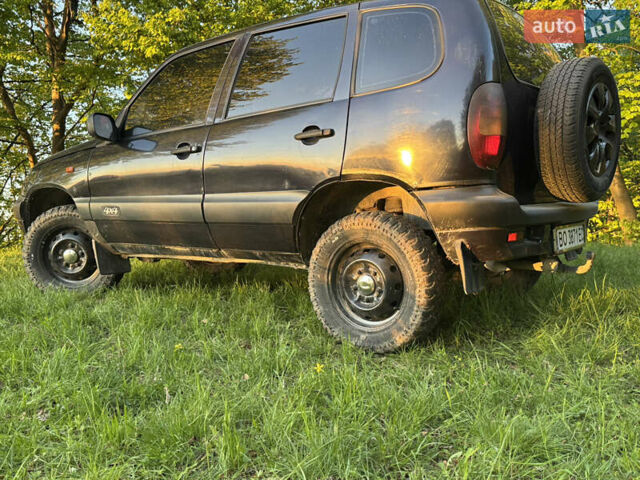 Синій Шевроле Нива, об'ємом двигуна 1.7 л та пробігом 200 тис. км за 3400 $, фото 4 на Automoto.ua