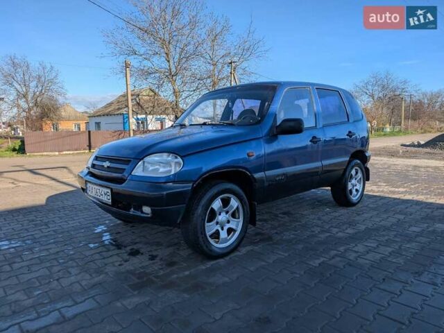 Синий Шевроле Нива, объемом двигателя 1.7 л и пробегом 244 тыс. км за 2300 $, фото 8 на Automoto.ua