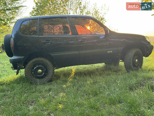 Синій Шевроле Нива, об'ємом двигуна 1.7 л та пробігом 200 тис. км за 3400 $, фото 6 на Automoto.ua