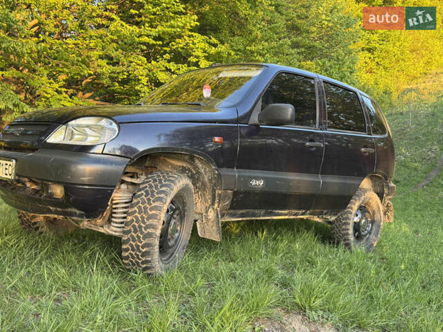 Синій Шевроле Нива, об'ємом двигуна 1.7 л та пробігом 200 тис. км за 3400 $, фото 1 на Automoto.ua