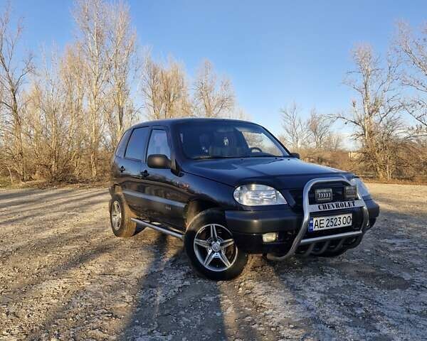 Синий Шевроле Нива, объемом двигателя 1.7 л и пробегом 145 тыс. км за 3500 $, фото 10 на Automoto.ua