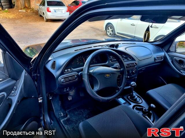 Синий Шевроле Нива, объемом двигателя 1.7 л и пробегом 282 тыс. км за 3999 $, фото 6 на Automoto.ua