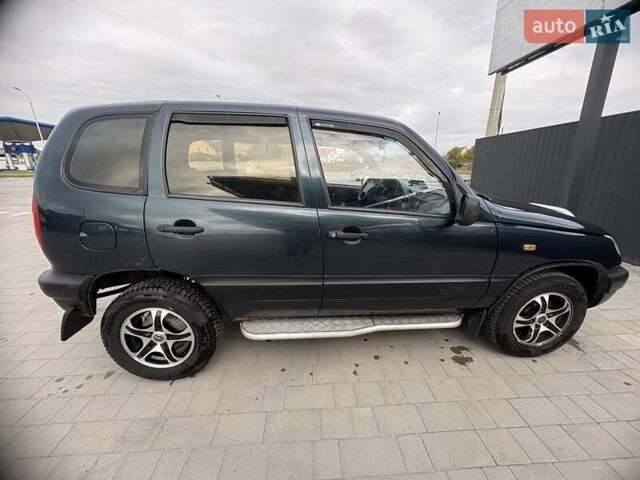 Синий Шевроле Нива, объемом двигателя 1.69 л и пробегом 531 тыс. км за 3500 $, фото 6 на Automoto.ua