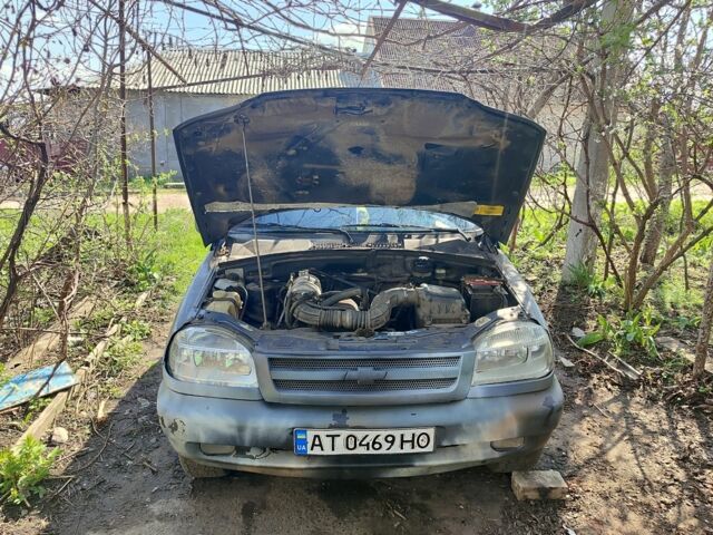 Синий Шевроле Нива, объемом двигателя 1.7 л и пробегом 196 тыс. км за 1200 $, фото 10 на Automoto.ua