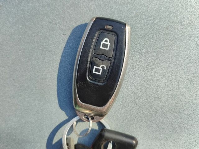 Синий Шевроле Нива, объемом двигателя 1.7 л и пробегом 196 тыс. км за 1200 $, фото 14 на Automoto.ua