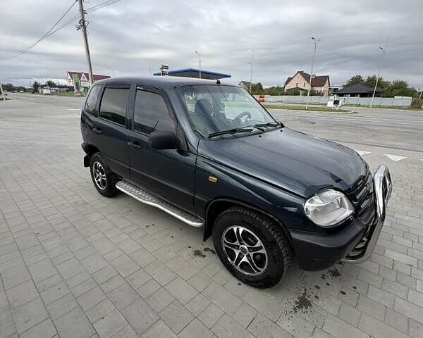 Синий Шевроле Нива, объемом двигателя 1.69 л и пробегом 531 тыс. км за 3500 $, фото 3 на Automoto.ua