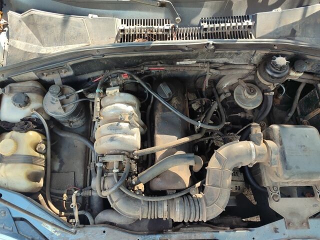 Синий Шевроле Нива, объемом двигателя 1.7 л и пробегом 196 тыс. км за 1200 $, фото 13 на Automoto.ua